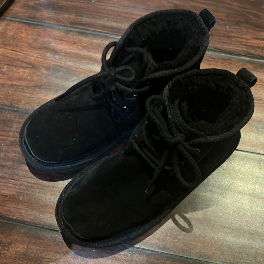 Ugg neumal boots